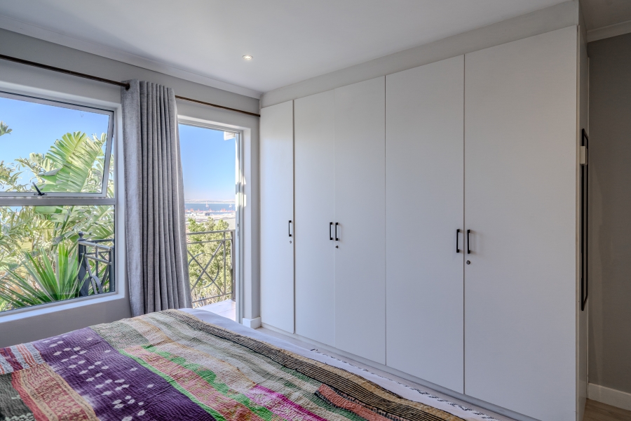 2 Bedroom Property for Sale in Vredehoek Western Cape